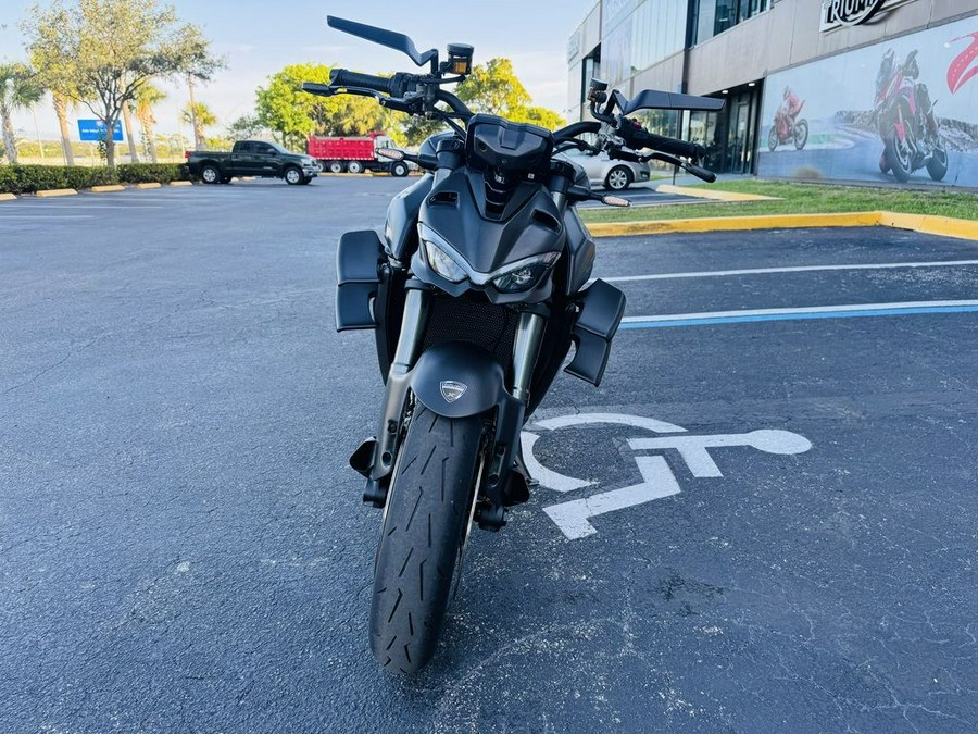 2023 Ducati Streetfighter V4 Ducati Red