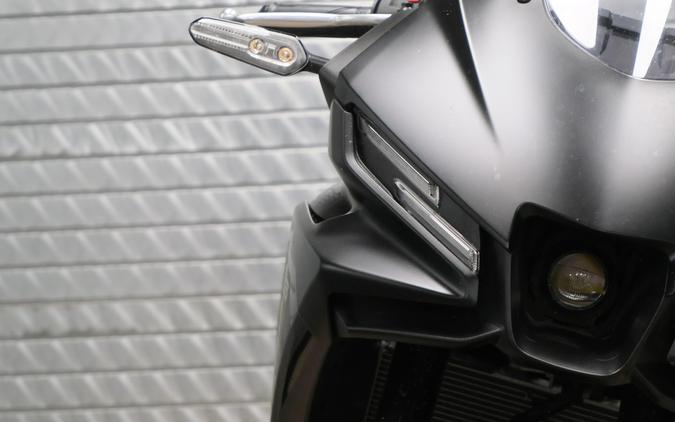 2025 YAMAHA YZFR3 ABS