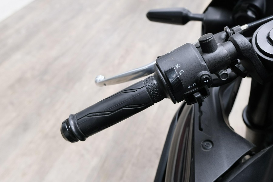 2025 YAMAHA YZFR3 ABS