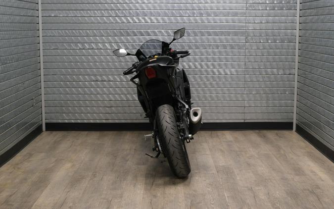 2025 YAMAHA YZFR3 ABS