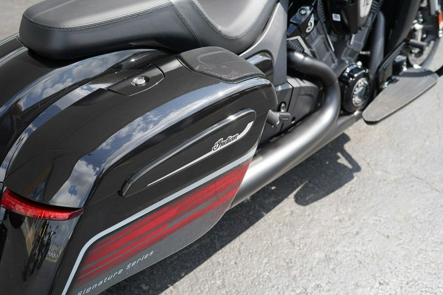 2026 Indian Motorcycle Challenger Dark Horse Signature Series Abyss Metallic / Red Allert