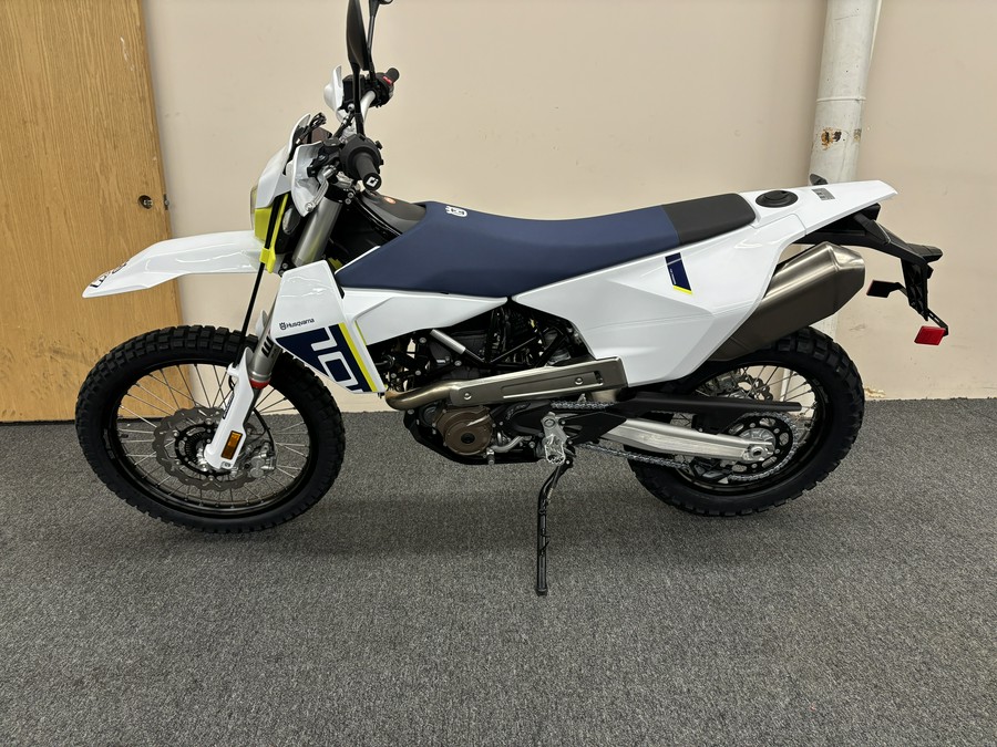 2027 Husqvarna Enduro 701