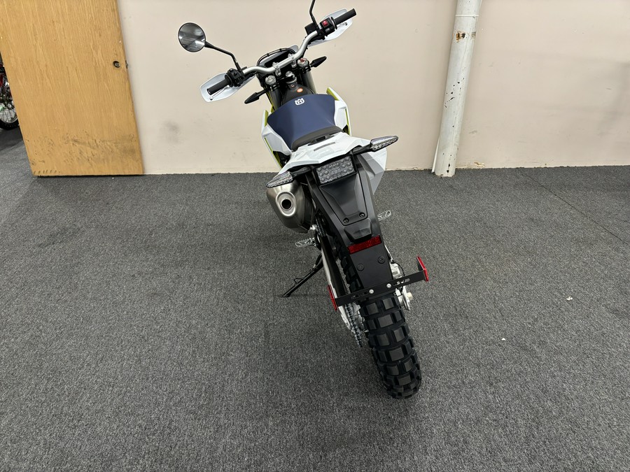 2027 Husqvarna Enduro 701