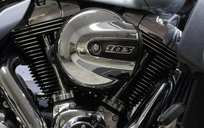 2015 Harley-Davidson® FLHTCUL - Electra Glide® Ultra Classic® Low