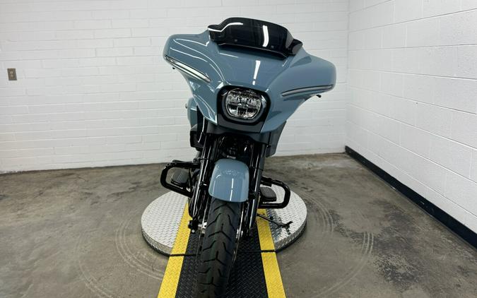 2024 Harley-Davidson Street Glide® SHARKSKIN BLUE