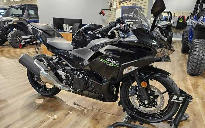 2024 Kawasaki Ninja® 500 Base