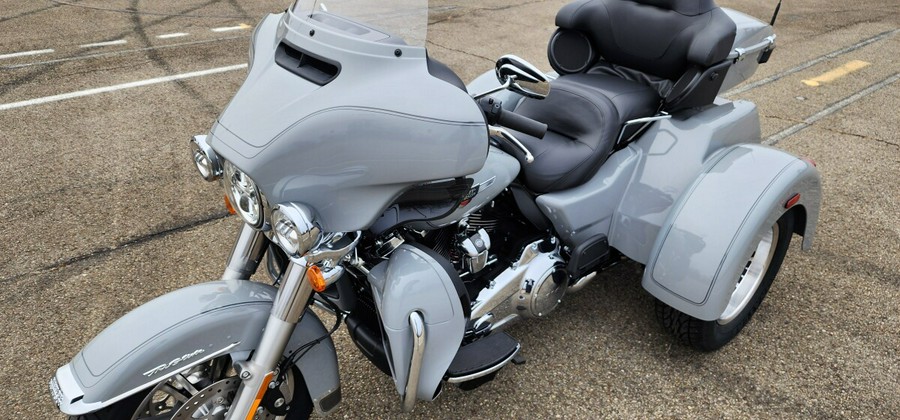 2024 Harley-Davidson® Tri Glide® Ultra FLHTCUTG