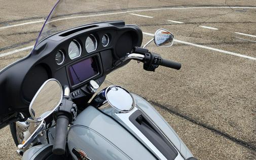 2024 Harley-Davidson® Tri Glide® Ultra FLHTCUTG