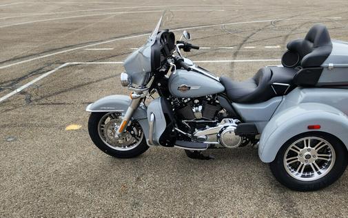 2024 Harley-Davidson® Tri Glide® Ultra FLHTCUTG