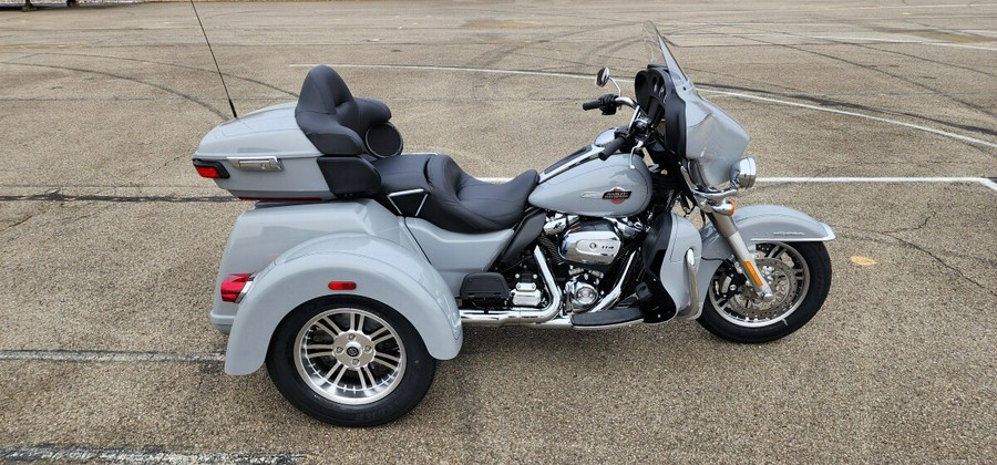 2024 Harley-Davidson® Tri Glide® Ultra FLHTCUTG