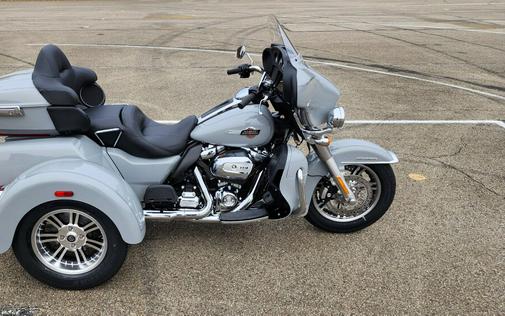 2024 Harley-Davidson® Tri Glide® Ultra FLHTCUTG