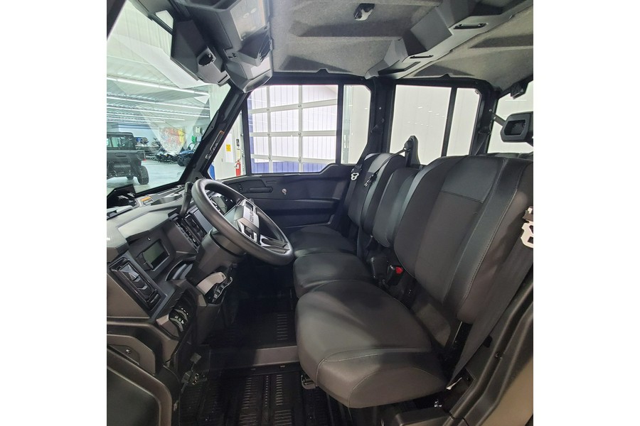 2026 Can-Am Defender MAX XT CAB HD11