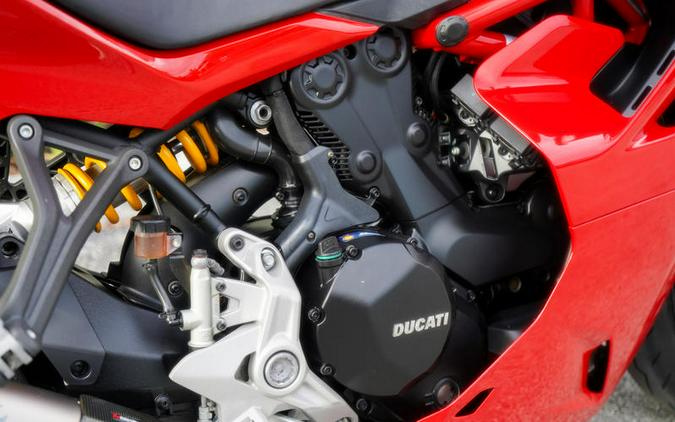 2021 Ducati SuperSport 950 S Ducati Red fairing