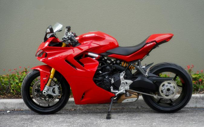 2021 Ducati SuperSport 950 S Ducati Red fairing