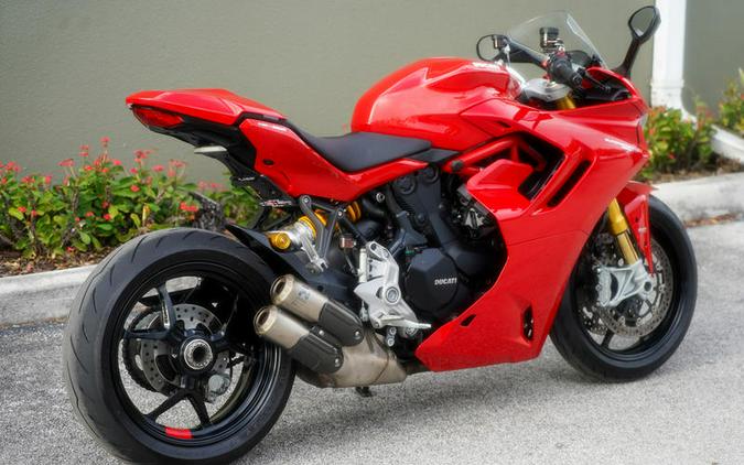 2021 Ducati SuperSport 950 S Ducati Red fairing