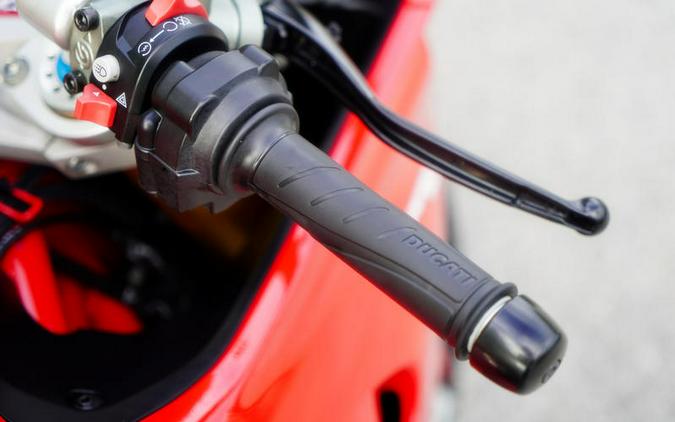 2021 Ducati SuperSport 950 S Ducati Red fairing