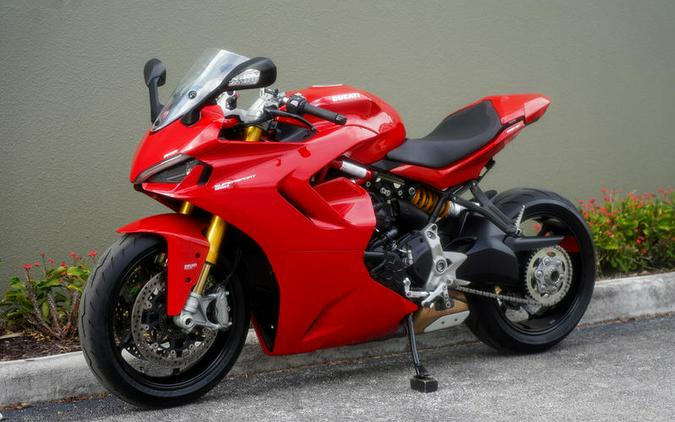 2021 Ducati SuperSport 950 S Ducati Red fairing