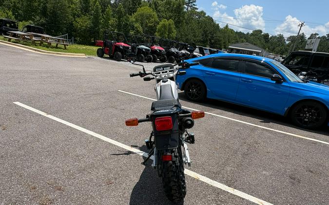 2027 Yamaha Motor Corp., USA TW200