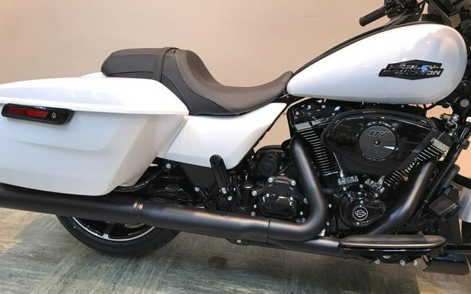 2024 Harley-Davidson® Street Glide® White Onyx Pearl - Black Finish