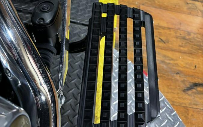 2016 Harley-Davidson® Softail Slim® BLACK DENIM