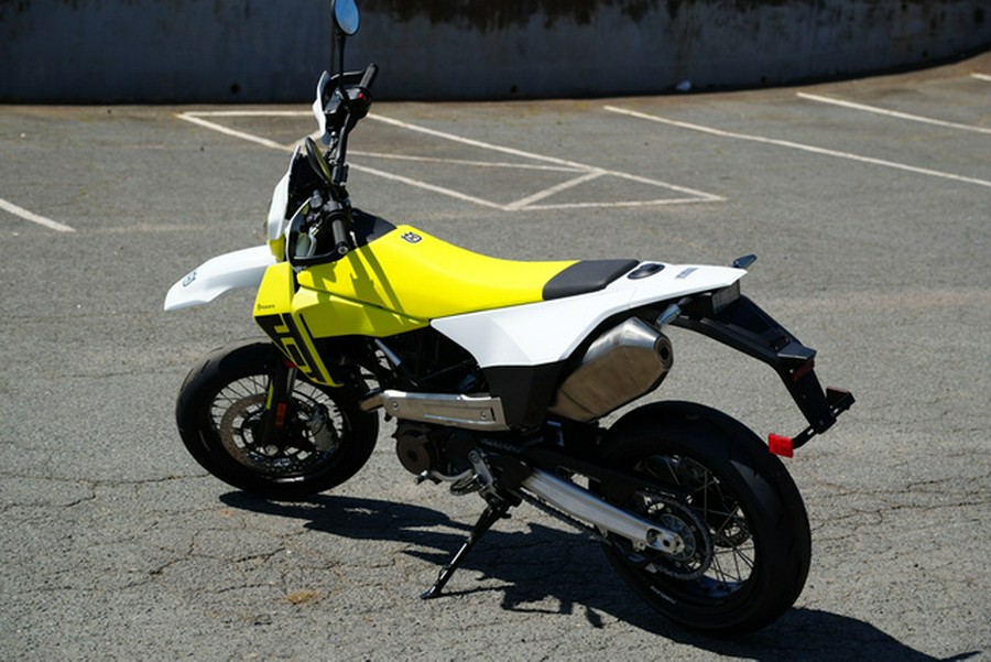 2026 Husqvarna Motorcycles Supermoto 701