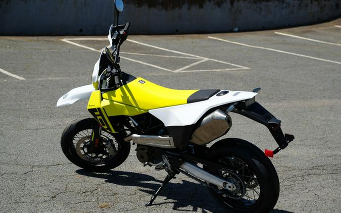 2026 Husqvarna Motorcycles Supermoto 701