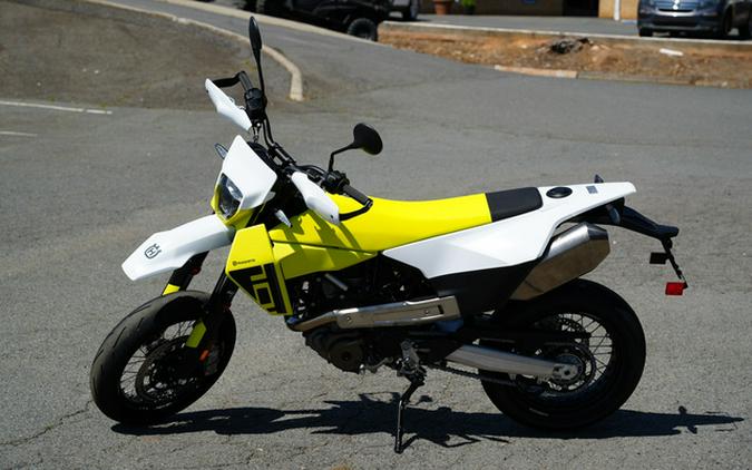 2026 Husqvarna Motorcycles Supermoto 701
