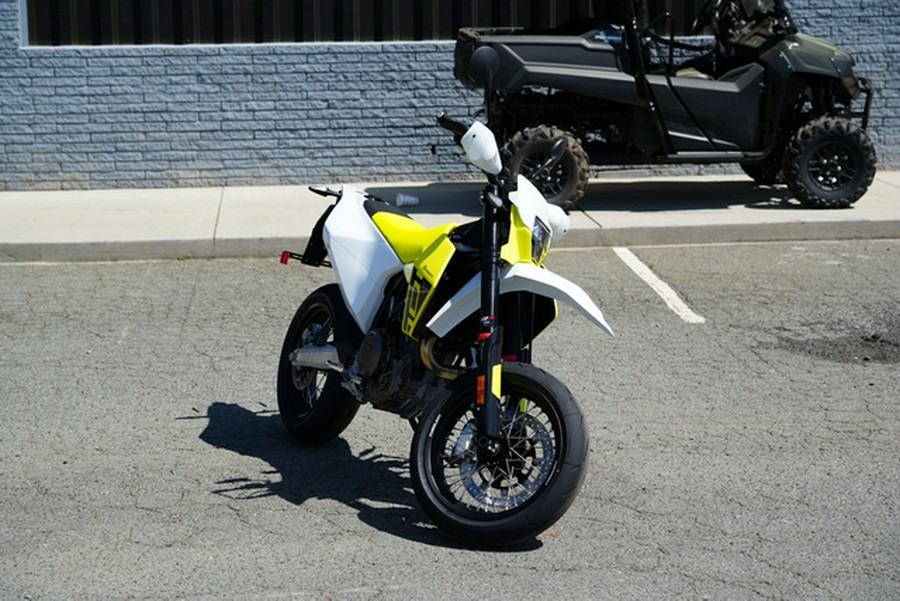 2026 Husqvarna Motorcycles Supermoto 701
