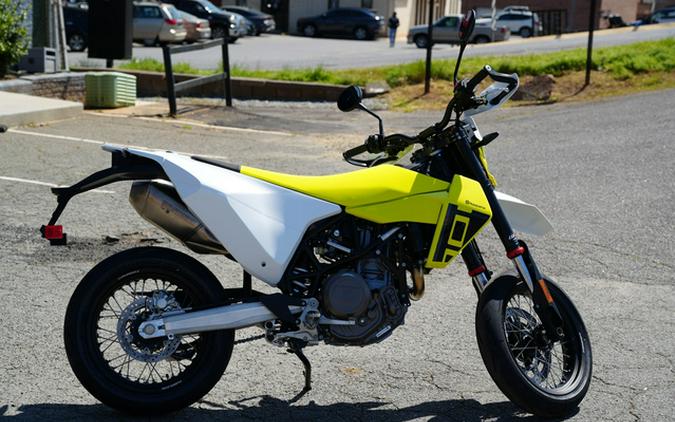 2026 Husqvarna Motorcycles Supermoto 701