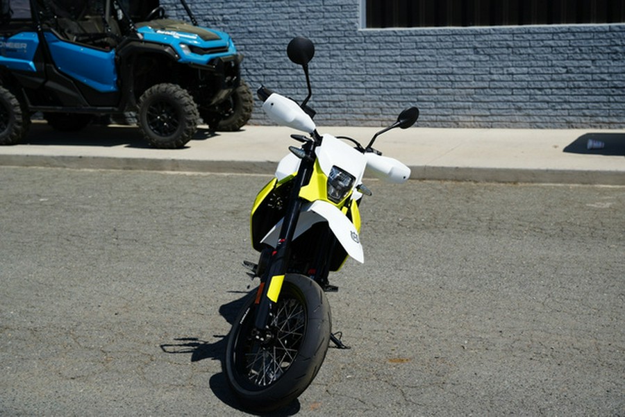 2026 Husqvarna Motorcycles Supermoto 701