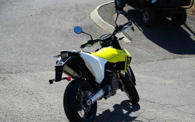 2026 Husqvarna Motorcycles Supermoto 701