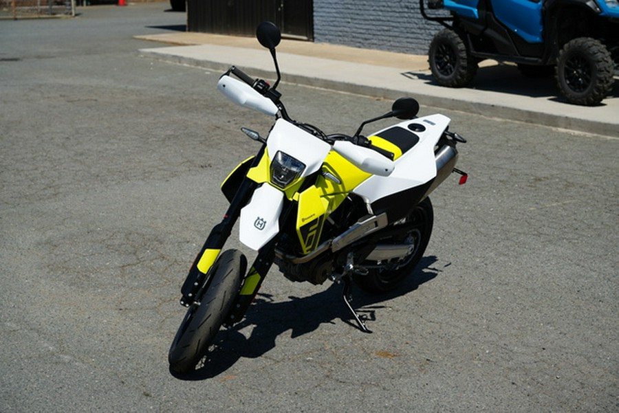 2026 Husqvarna Motorcycles Supermoto 701