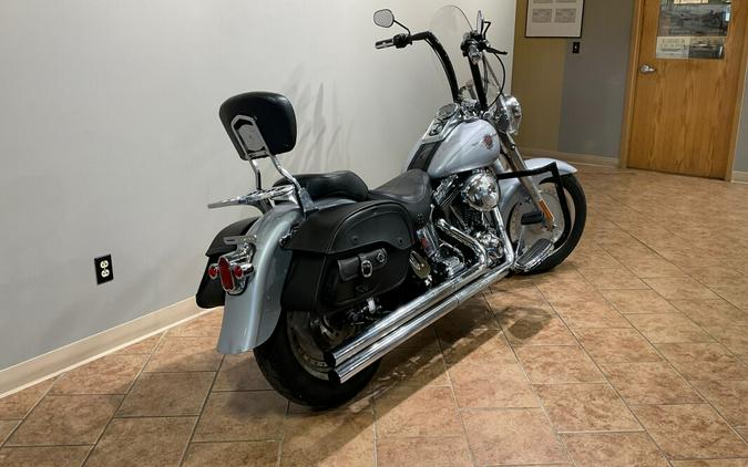 2002 Harley-Davidson Fat Boy® Diamond Ice Pearl FLTSF