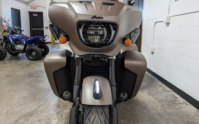 2025 Indian Motorcycle® Roadmaster® PowerPlus Dark Horse® 112 Nara Bronze Smoke Motor Trike®