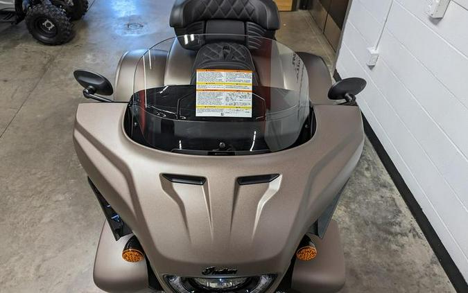 2025 Indian Motorcycle® Roadmaster® PowerPlus Dark Horse® 112 Nara Bronze Smoke Motor Trike®