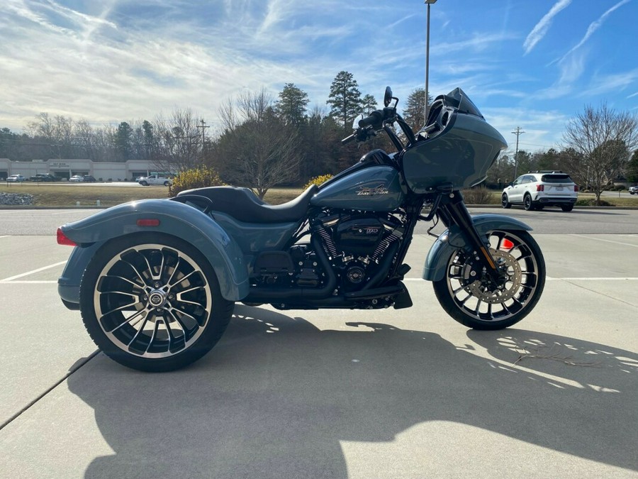 2024 Road Glide 3 Sharkskin Blue