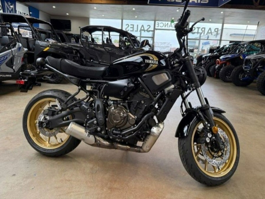 2025 Yamaha XSR 700