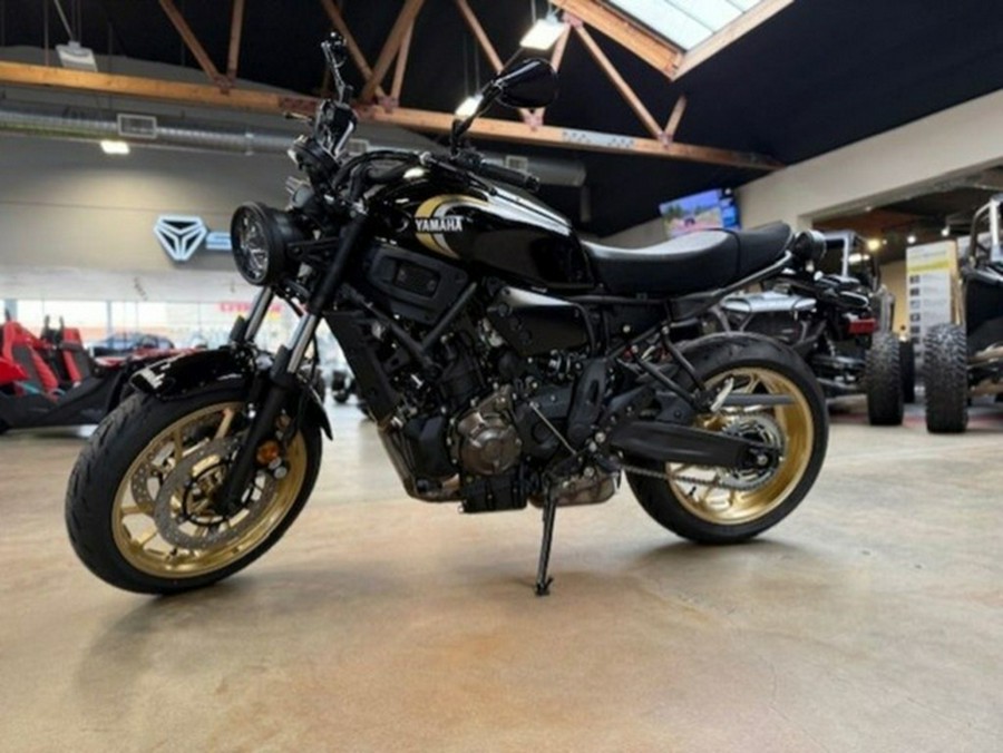 2025 Yamaha XSR 700