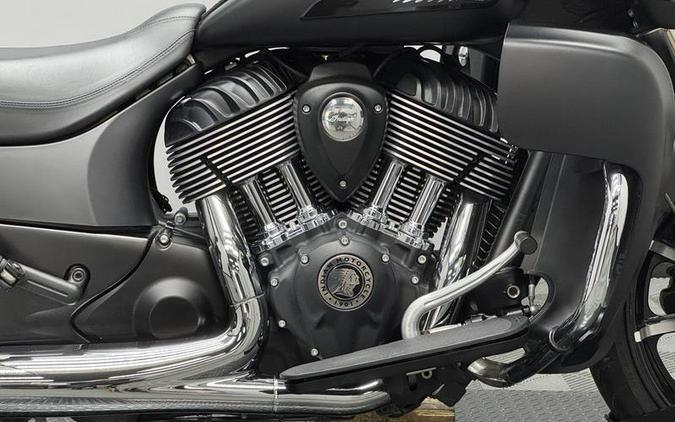 2020 Indian Motorcycle® Roadmaster® Dark Horse® Thunder Black Smoke