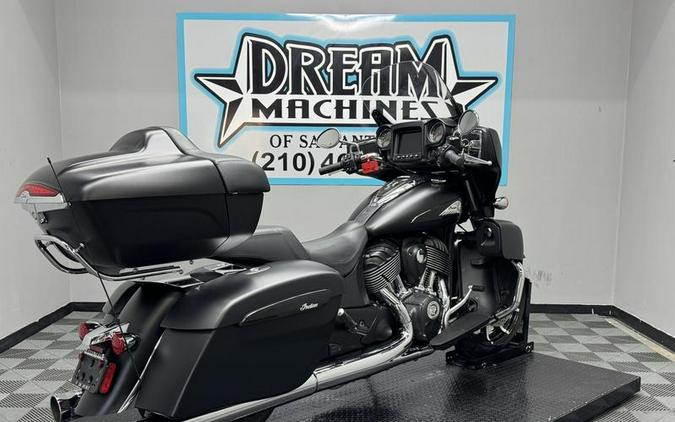 2020 Indian Motorcycle® Roadmaster® Dark Horse® Thunder Black Smoke