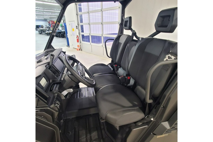 2026 Can-Am Defender MAX XT CAB HD11