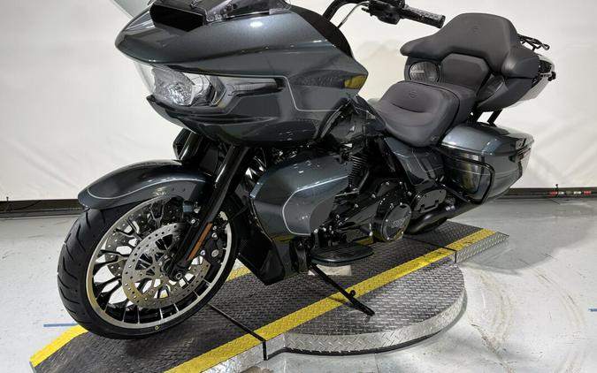 2026 Harley-Davidson® Road Glide Limited Iron Horse Metallic Black Trim