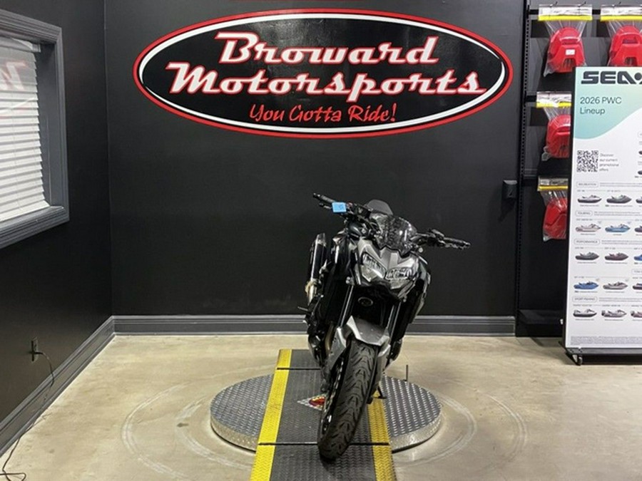 2023 Kawasaki Z900 ABS Metallic Black/Graphite Gray/Flat Black