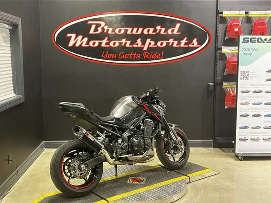 2023 Kawasaki Z900 ABS Metallic Black/Graphite Gray/Flat Black