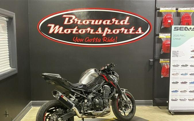 2023 Kawasaki Z900 ABS Metallic Black/Graphite Gray/Flat Black