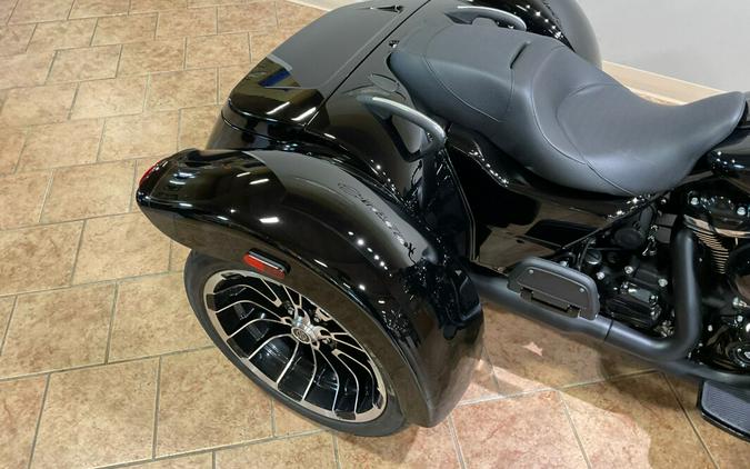 2023 Harley-Davidson Road Glide 3 Vivid Black FLTRT