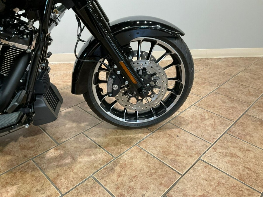 2023 Harley-Davidson Road Glide 3 Vivid Black FLTRT