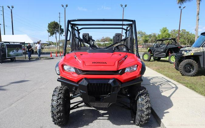 2023 Honda® Pioneer 1000-6 Deluxe Crew