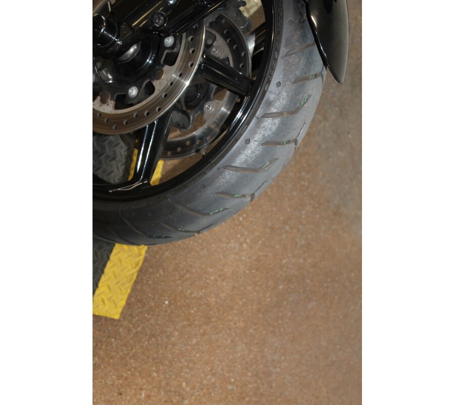 Harley-Davidson® CVO™ Pro Street Breakout® 2016 Starfire Black/Starfire Black