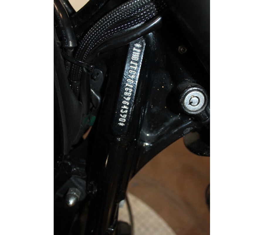 Harley-Davidson® CVO™ Pro Street Breakout® 2016 Starfire Black/Starfire Black